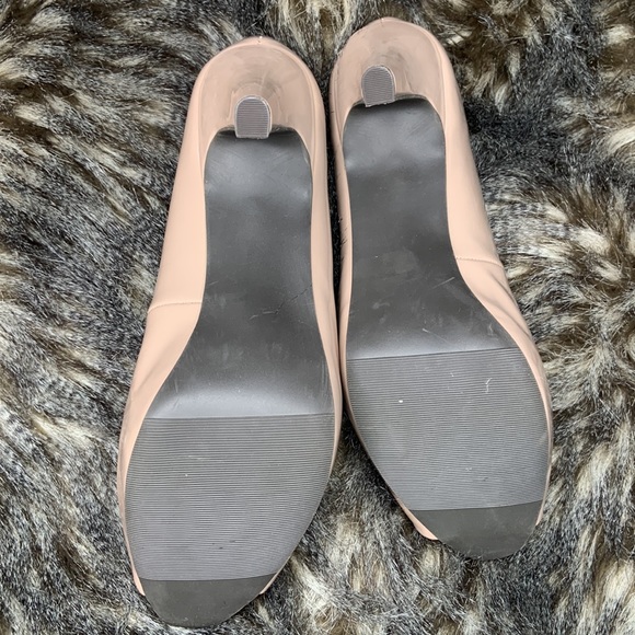9&CO. Beige Stilettos 👠 Heels Peep Toe Shoe Size 10 - Picture 4 of 5
